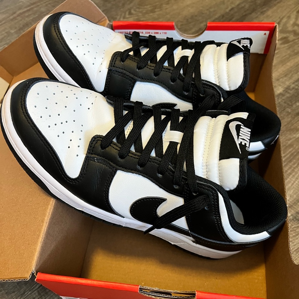 Mint condition worn once size 8 1/2 inbox pandas